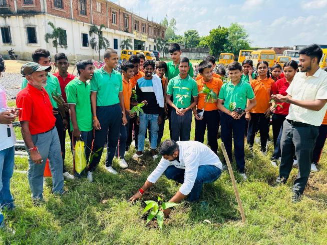 WhatsApp Image 2025-05-17 at 9.59.15 PM (2)